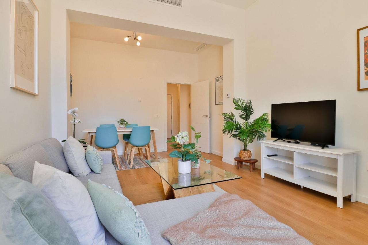 C74 - Marvelous 3 Bedroom Apartment In Historical مالقة المظهر الخارجي الصورة